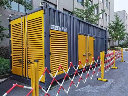 历下如何使用转速表检查发动机的转速？