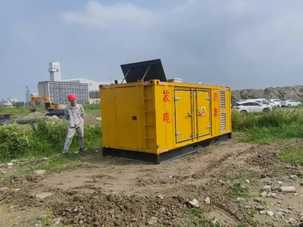 历下200KW柴油发电机机组每小时的油耗量受哪些因素影响？