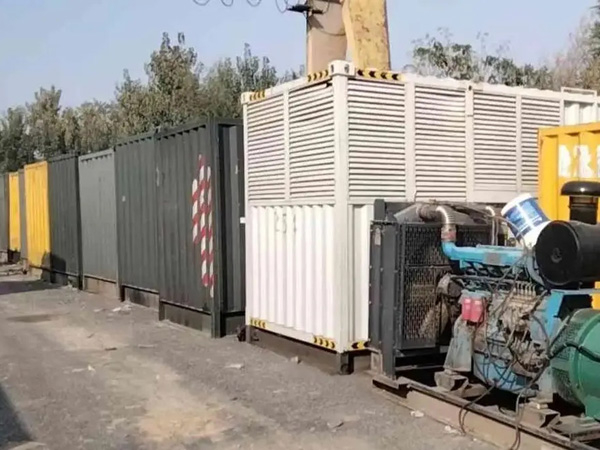 历下200KW柴油发电机机组每小时油耗是多少？